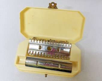 Vintage Durham Duplex Travel Razor Blades in Original Yellow Celluloid Case