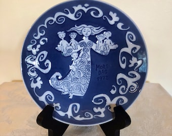 ROYAL COPENHAGEN Vintage Mother’s Day Mors Dag 6&quot; Plate 5 Children Blue White - 1972