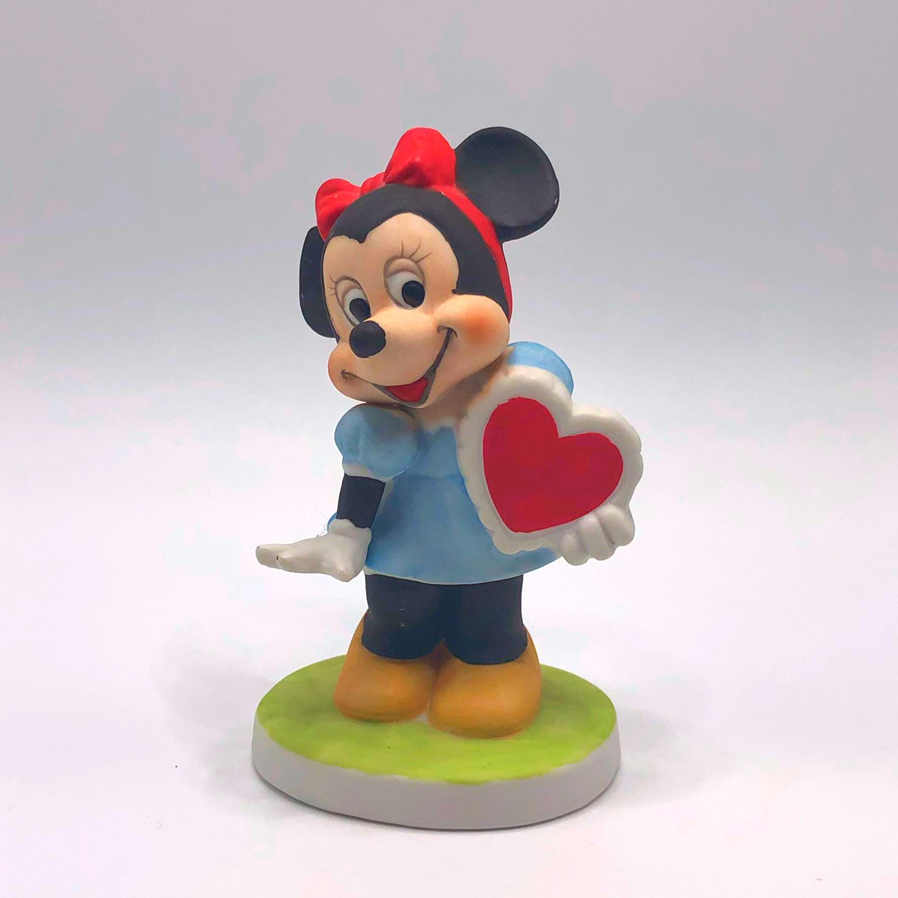 Walt Disney Vintage Disneyana MINNIE MOUSE Ceramic Loving Heart Figurine 1971