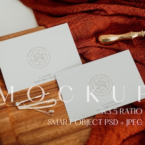 5x3.5 Doppelseitiges Karten Mockup, Boho Styled Mockup Flatlay, Neutrales stationäres Mockup, RSVP und Beilagenkarten, PSD Smart Object und JPEG