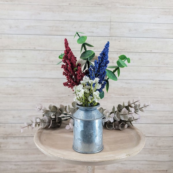 arranging independence day flowers