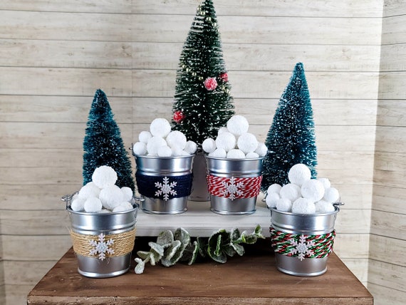 Decorative snowballs and artificial snowflakes