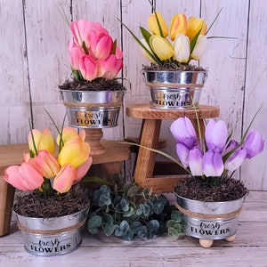 Summer Tiered Tray Mini Floral Arrangement, Spring Tiered Tray Decor, Flower Tiered Tray Decor, Tulip Arrangements, Easter Spring Tulips
