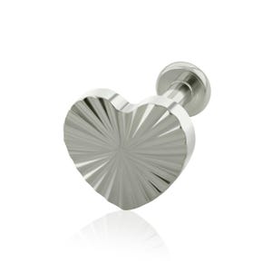 Titanio de grado de implante de 18 g a 16 g con forma de corazón roscado, con franjas en el extremo y el labio, parte posterior plana pequeña de 16 g o 18 g (superior e inferior) para perforaciones en el lóbulo de la oreja