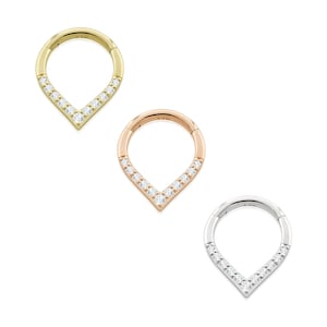 Cerchio a scatto in oro 14K da 16 g, a forma di V, con più zirconi cubici rivolti verso la parte anteriore, per piercing al setto, alla cartilagine, al lobo, con cerniera, per orecchini.