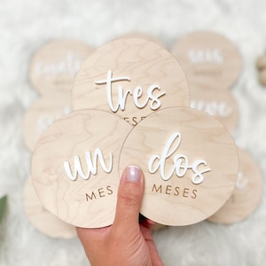 Marqueur d'étape mensuel, espagnol, plaque photo mois bébé, disques d'étape en bois mensuels, cadeau de baby shower, acrylique d'étape de bébé d'Espanol
