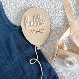 Panneau Hello World Baby, marqueur d'étape mensuel pour bébé, cartes d'étape en bois mensuelles interchangeables, cadeau pour baby shower