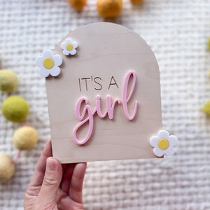 It's a Girl Gender Baby Sign For Hospital, She's Here Gender Reveal, It's a Girl Sign for Hospital, Daisy Flower Hospital Announcement Sign image 1