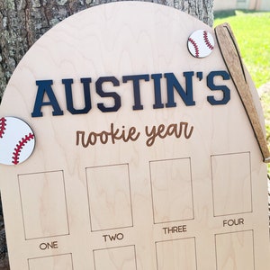 Tablero de fotos de cumpleaños de béisbol, primer cumpleaños con temática deportiva, primer tablero de fotos de novato del año, fiesta de béisbol del primer cumpleaños, foto de 12 meses