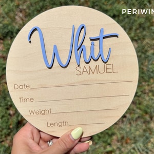 Custom wooden round for hospital photos. 3D name in perriwinkle color.