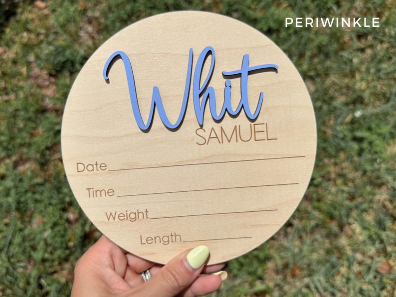 Custom wooden round for hospital photos. 3D name in perriwinkle color.