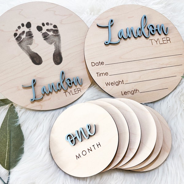 Baby Anzeige Zeichen, Fußabdruck Geburtsankündigung, Baby Namen Zeichen für Krankenhaus, Monatlicher Meilenstein, personalisierte Babypartygeschenk 3D Holz