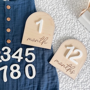 Marqueur d'étape mensuelle pour bébé, signes du mois de bébé, cartes d'étape en bois interchangeables, cadeau pour baby shower, accessoire photo nouveau-né