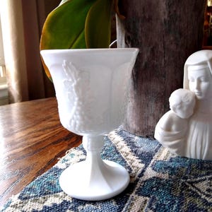 Set of 4 Milk Glass Harvest Grape Water / Wine Goblets - Indiana Glass - 1960’s
