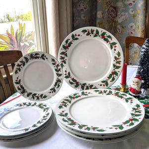 Holly Berry Christmas Plates - China Pearl Noel Set of 4 - 1990s