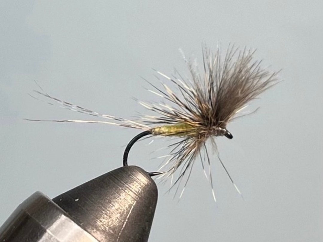 Split Wing CDC Mayfly - Trout Dry Fly Pattern for Fly Fishing ...