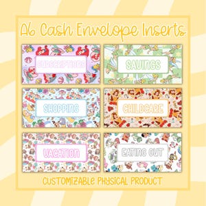 Puede incluir: Insertos de sobres A6 con diseños de personajes de dibujos animados coloridos. Cada inserto está etiquetado para categorías como suscripciones, ahorros, compras, cuidado de niños, vacaciones y salir a comer. También es visible el texto "Customizable Physical Product".