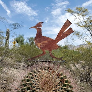 Metal Roadrunner / Yard art / handmade sculpture / southwest desert bird / metal art / garden decoration / steel animal / southwestern art