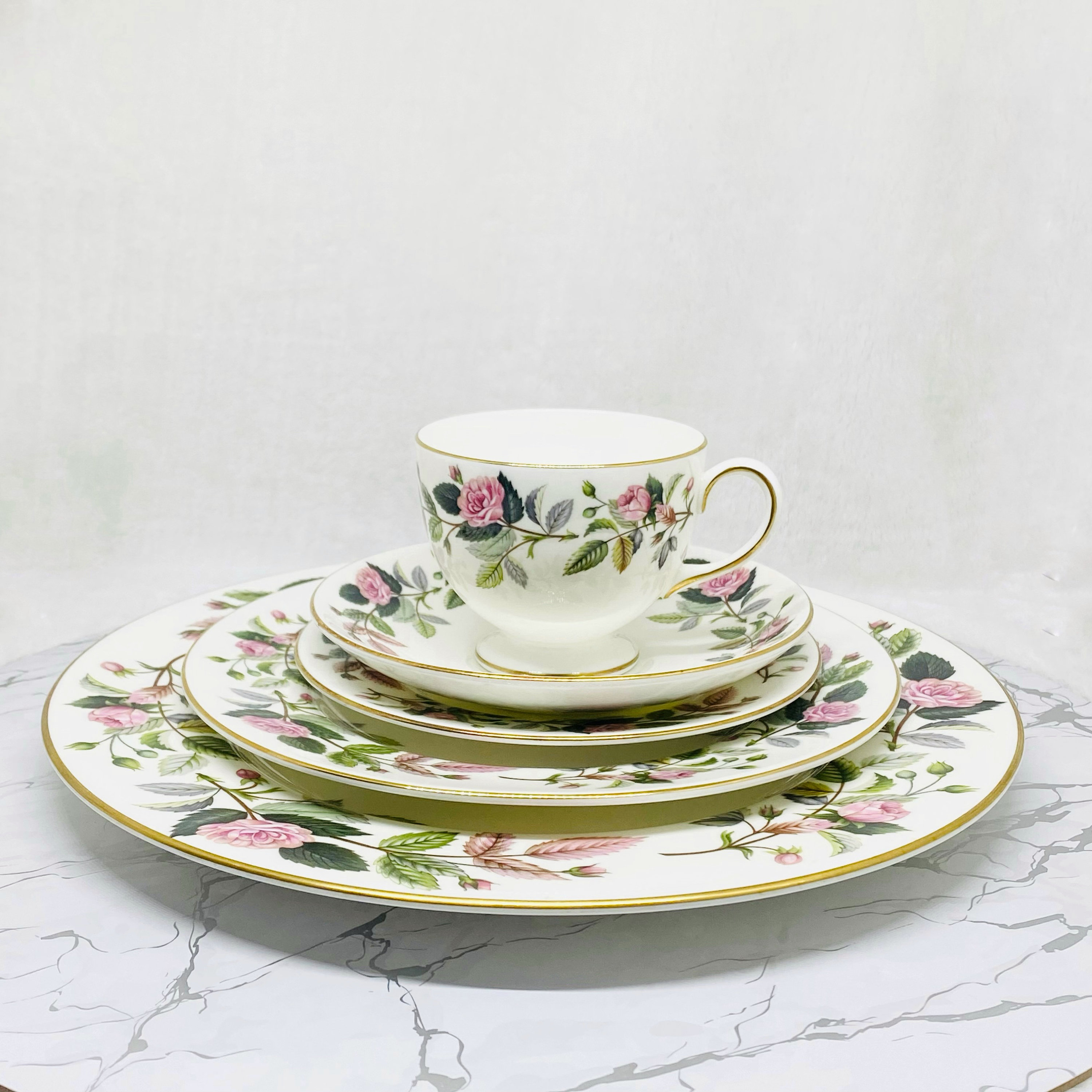 HATHAWAY ROSE 〜〜 Wedgwood - Hathaway Rose - Teacup – ReplacingPieces