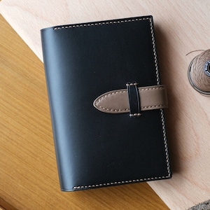 Titular del pasaporte de cuero Buttero con cierre, funda de pasaporte italiano Buttero, cartera de pasaporte minimalista