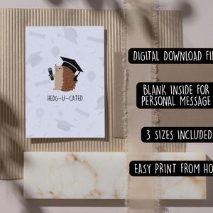 Tarjeta de Graduación - Descarga Instantánea - Imprime desde Casa - 3 Tamaños Incluyen 4x6, 5x7 y 4.75" - Diseño de Graduación HEDGE-U-CATED - Estudiantes de Último Año 2025