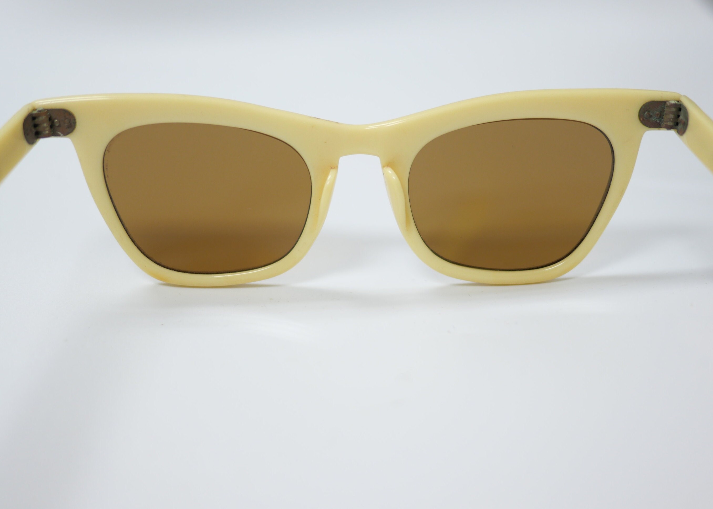 Vintage 1950s American Optical Cosmetan 48-24 Sunglasses  display picture 3