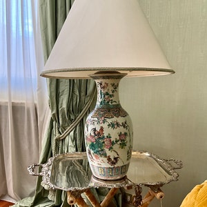 Lampada da Tavolo Cinese in Porcellana Dipinta a Mano Rosa