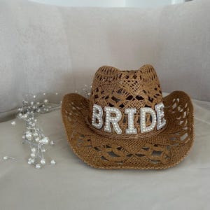 Bride to be cowgirl hat | Pearl Cowboy Hat | Bride Straw Hat | Personalised Bridal Hat | Honeymoon Gifts | Hen Party Accessoires Last Rodeo