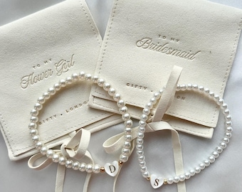 Bridesmaid Proposal Gift | Bridesmaid Bracelet | Maid of Honour Jewellery Pouch | Personalised Pearl Bracelet Bridal Gift | Wedding Day