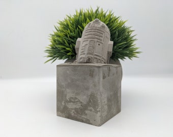 Concrete R2-D2 in Dagobah Swamp Paperweight / Ornament / Desk Accessory