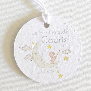 Étiquettes baptême personnalisées à planter. Jolies étiquettes baptême fabriquées à partir de papier ensemencé.  Modèle: Ours sur la Lune