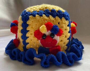 Gehaakte kleurrijke clown emmerhoed, schattige rode clown kern emmerhoed, grote comfortabele bank, circushoed, hoed voor clownliefhebbers, clownaccessoires
