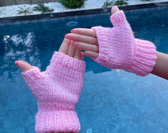 Knit Pink Hello Kitty Fingerless Gloves, Kawaii Kitty Mittens, Cute Anime  Harajuku Gloves, Sanrio Hello Kitty Accessories, Wrist Arm Warmers