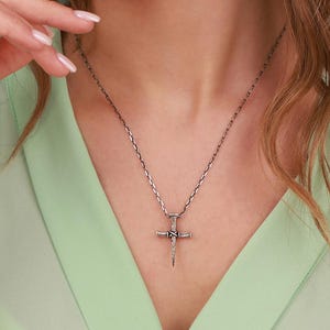 Gouden vermeil nagel kruisketting, religieuze christelijke sieraden, cadeau voor haar