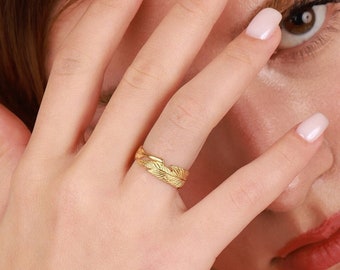 Feather ring for anniversary gift, Bohemian ring in gold plated or oxidized, Pinky promise ring for her, Delicate ring