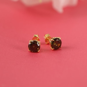 Round cut peridot stud earring set in 14K gold, Hypoallergenic earrings studs with gemstone, August birthstone for mom