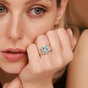 Rectangle cut blue topaz ring in sterling silver - thumbnail