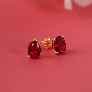 Oval geschnittene Rubin Ohrstecker aus 14K Gold, Edelstein Ohrstecker für Frauen, Juli Geburtsstein Ohrringe, Rubin Ohrstecker