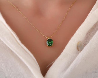 Collana ovale con smeraldo, argento sterling, pietra portafortuna di maggio