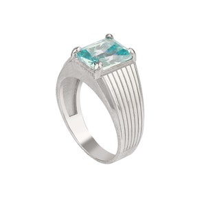 Rectangle cut blue topaz ring in sterling silver - decoupage