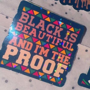Adesivo Black Is Beautiful – Melanin Pride, Adesivo in vinile con affermazione, Decorazione afrocentrica per laptop e diario