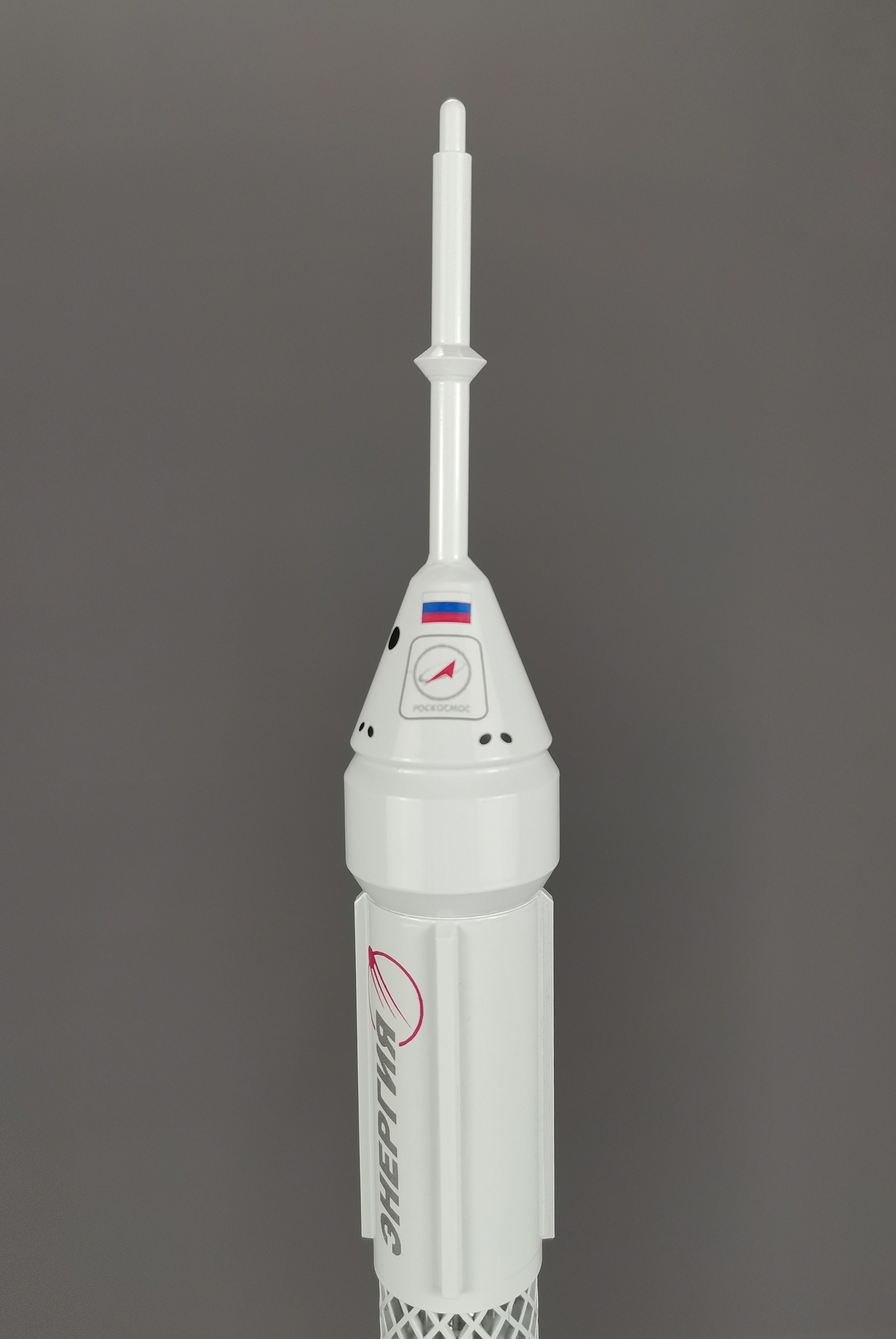 Zvezda 1:144 Sojus-2 Raketen-Modellbausatz – 111 Teile, 35,5 Cm Lang