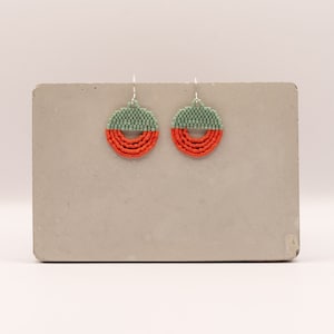 Boho earrings hoop earrings made of Miyuki glass beads in green and red