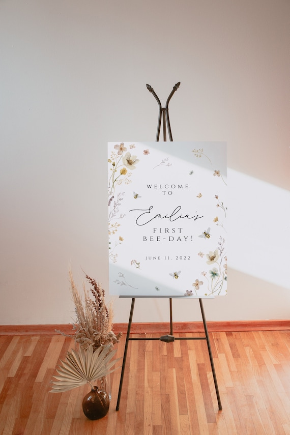 1st First Bee Day Welcome Sign, honey bee birthday Welcome Sign, Birthday Party Welcome Sign, Honey Bumble Bee, Welcome bee-day sign, BEE1