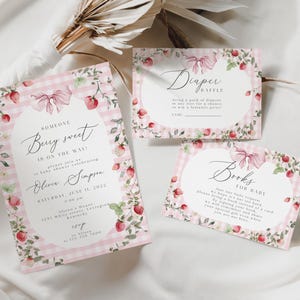 Ensemble d'invitations de baby shower aux fraises, faire-part de baby shower rose baies, livres Vichy rose fraise pour bébé, tombola de couches, BSBS04