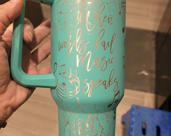 Vaso con música que habla de 40 oz