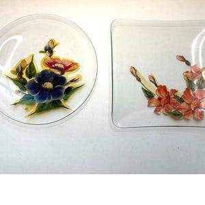 2 Vintage Zufall? Handbemalte Glasplatte Dekorative Teller Floral Rückseite