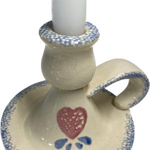 Vntg Keramik Svampgods Ljusstake Blå Vit Hjärta Fingerögla Lantlig