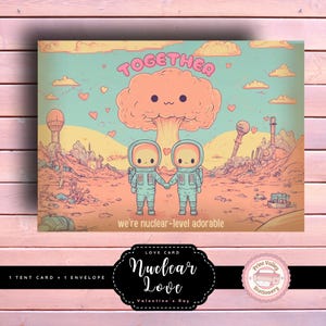 Carte drôle mignonne de tente d'amour nucléaire de Kawaii pour la Saint-Valentin, couleurs pastel rose et bleu clair.