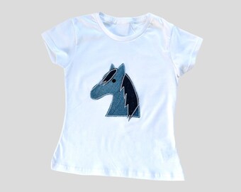 Horse t-shirt for little horse girls in size 98/104 (approx. 3-4 years), white t-shirt with blue horse head jeans appliqué
